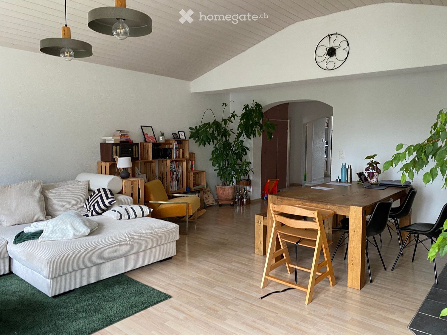 5 rooms apartment