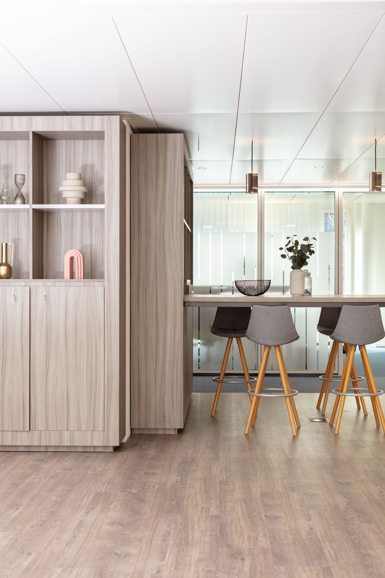 75m² office