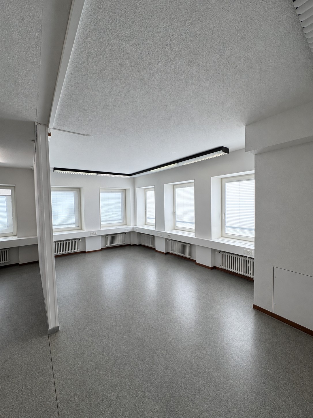74m² office, photo 1 of 3
