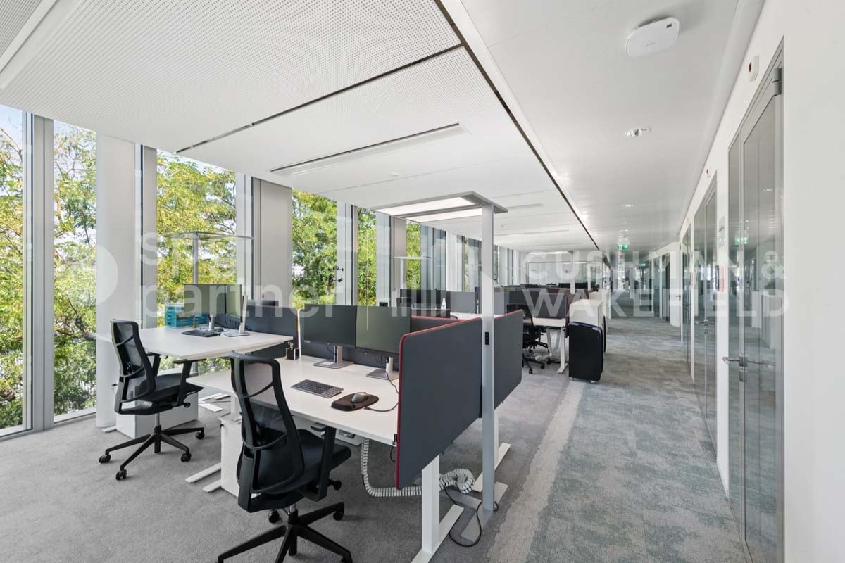 Office, photo 6 of 10