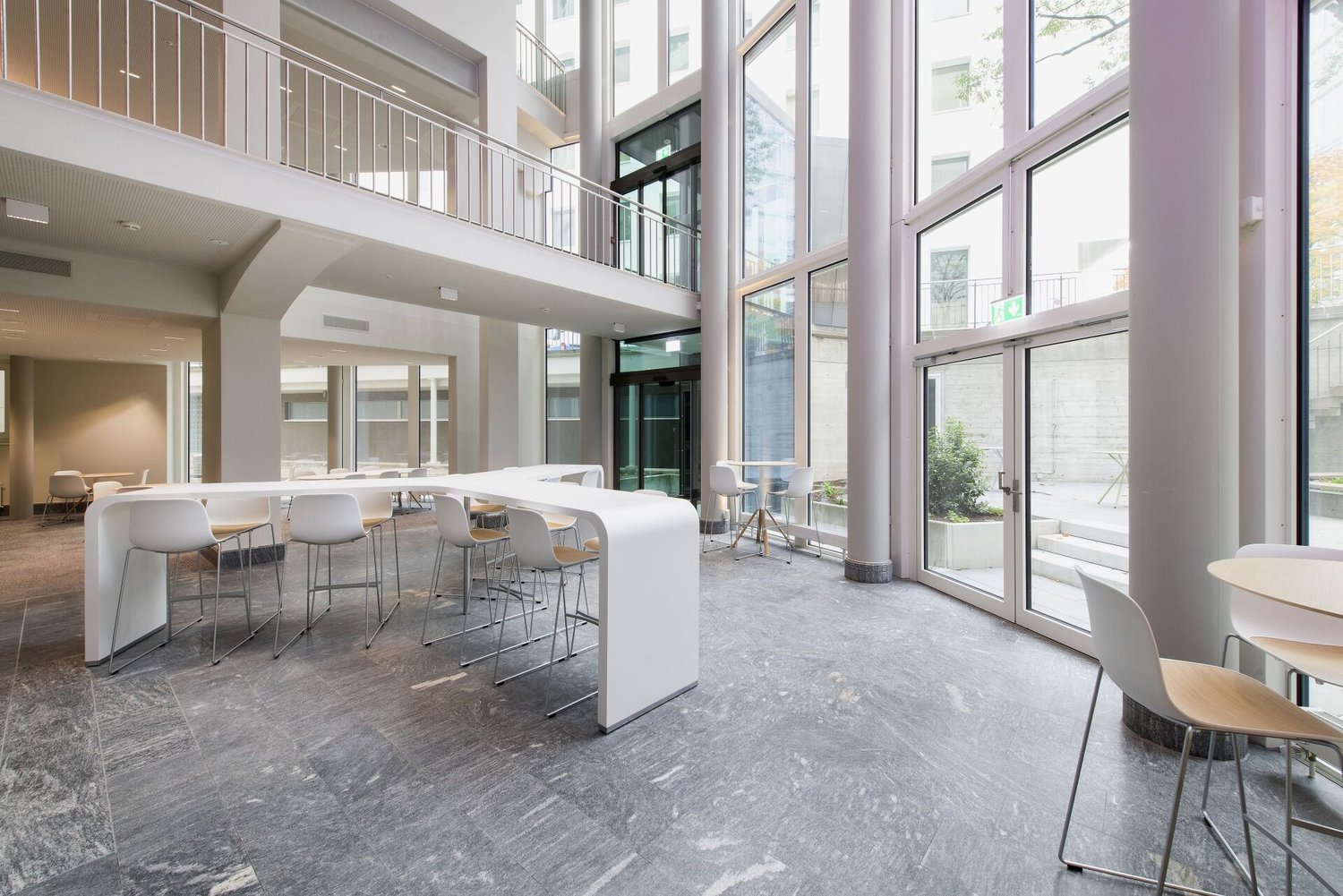 1120m² office