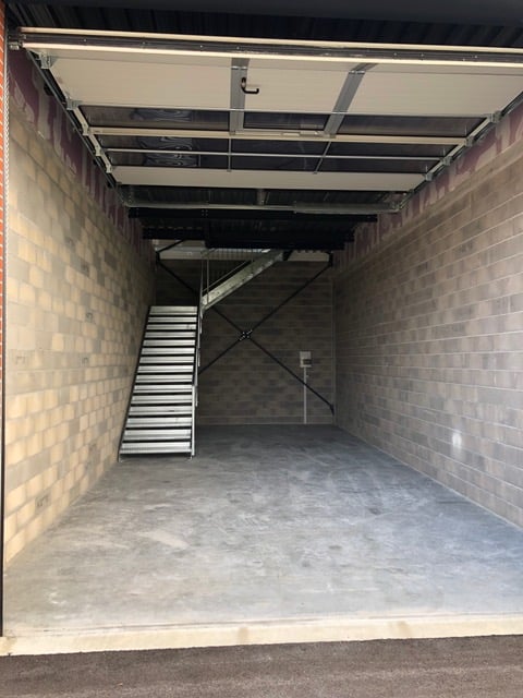 130m² commercial