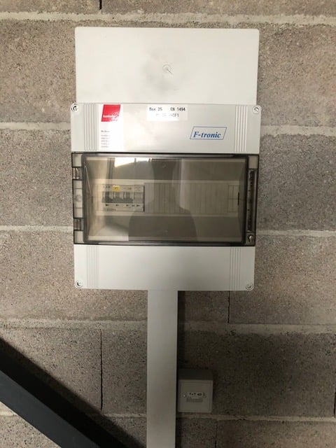 130m² commercial
