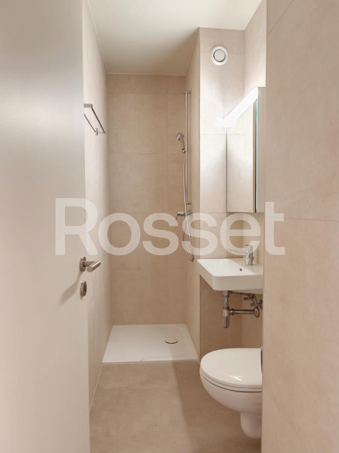 8 rooms apartment