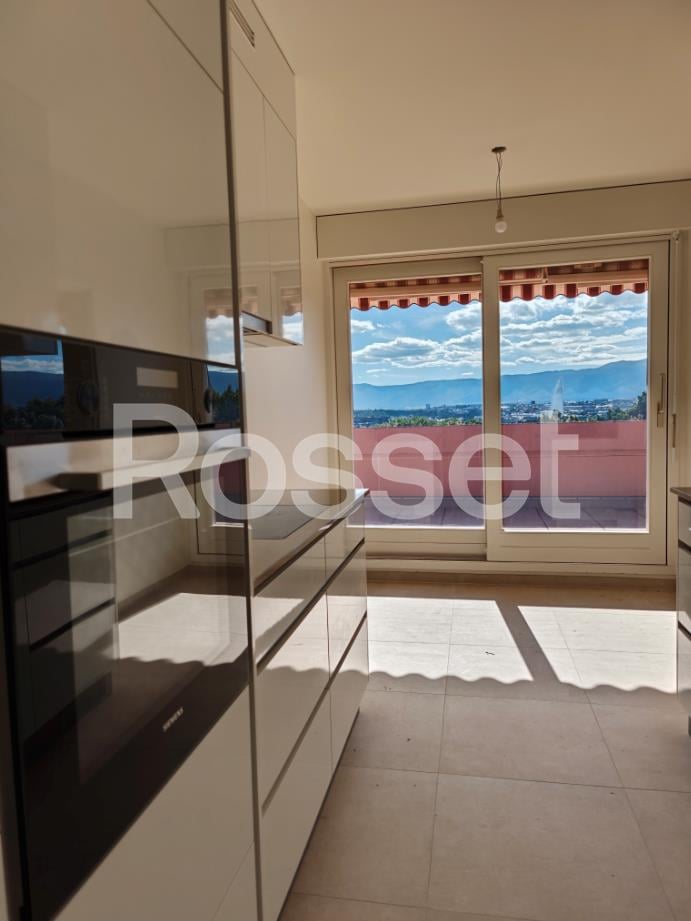 8 rooms apartment