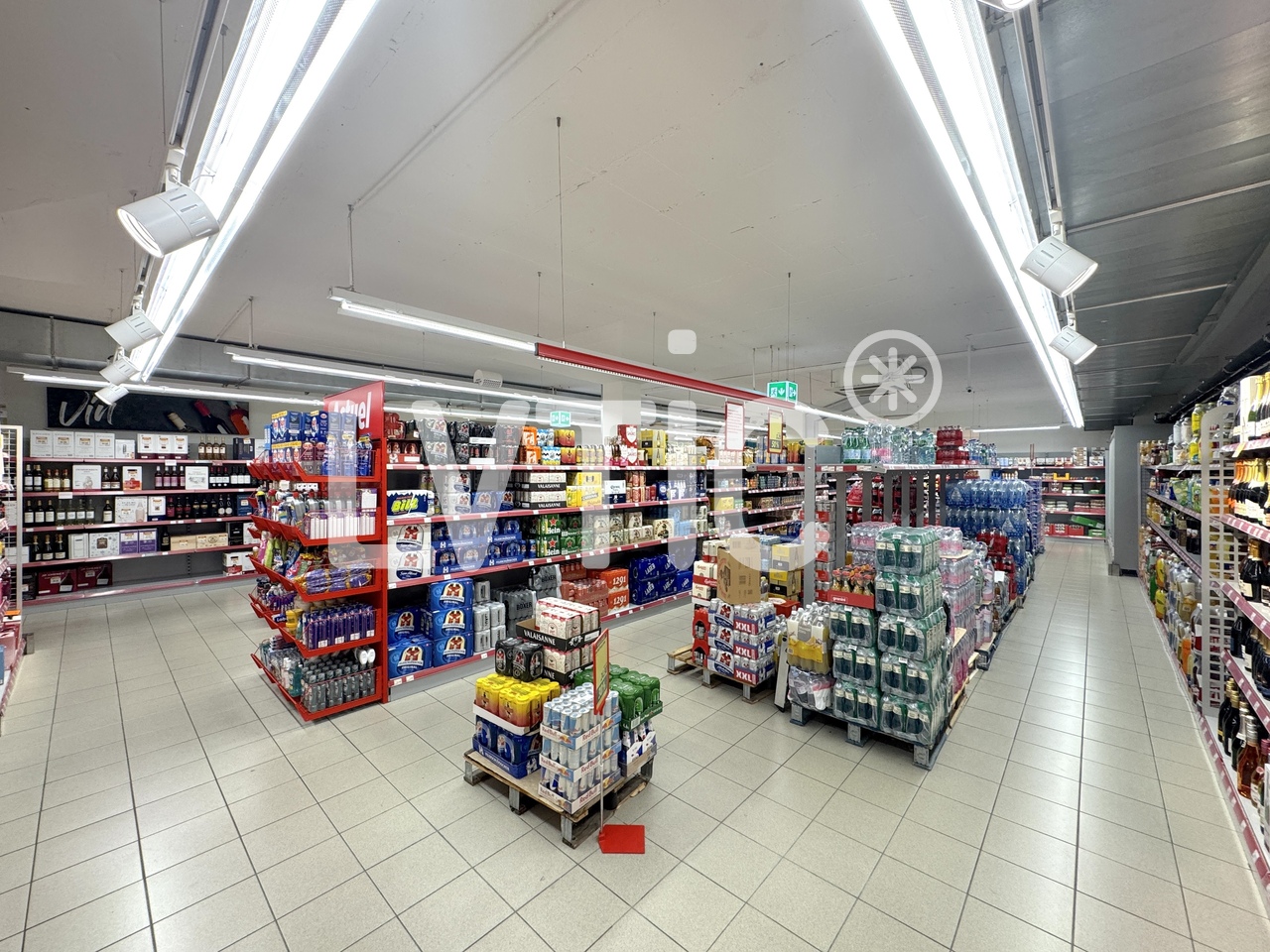 432m² shop, photo 3 of 10