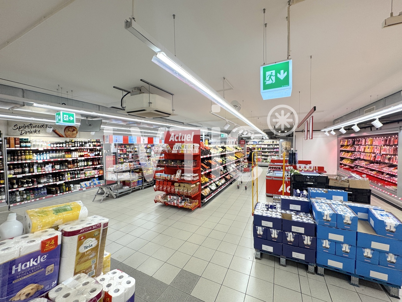 432m² shop, photo 1 of 10
