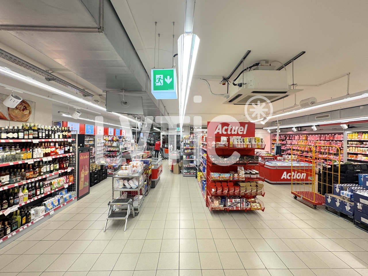 432m² shop, photo 2 of 10