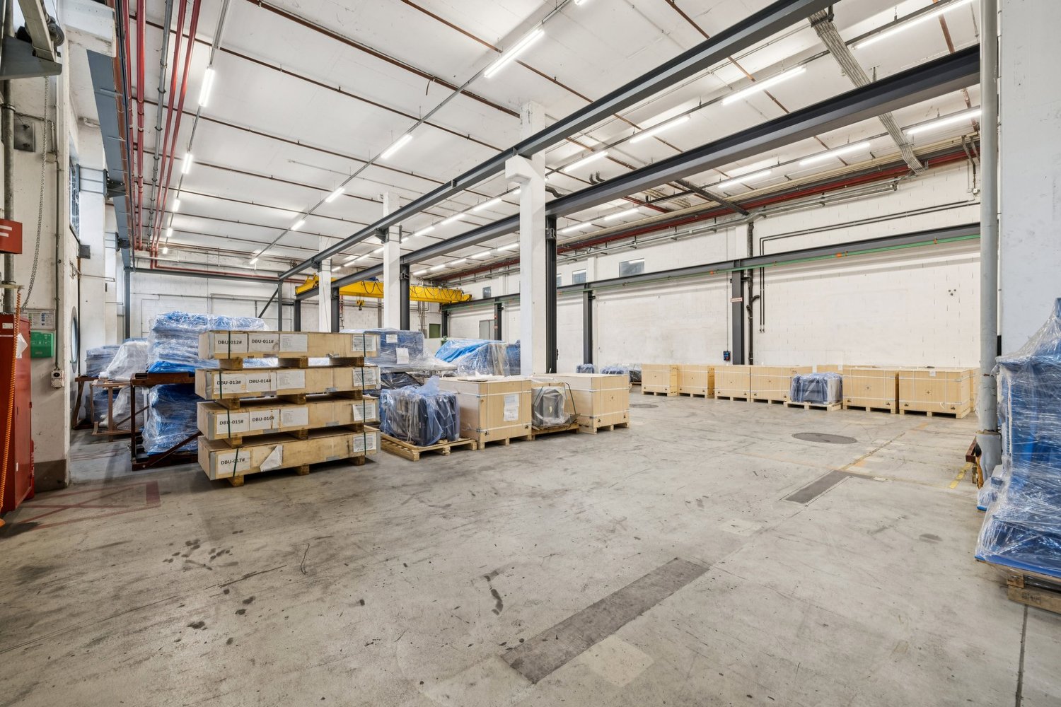 600m² office