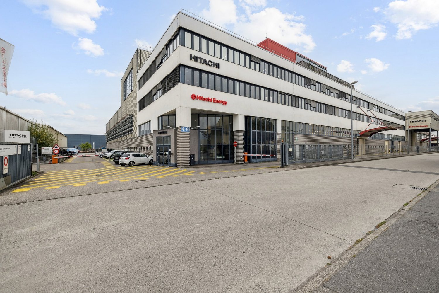 600m² office