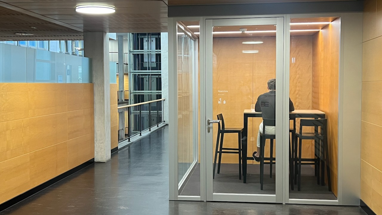 Office, photo 9 of 9