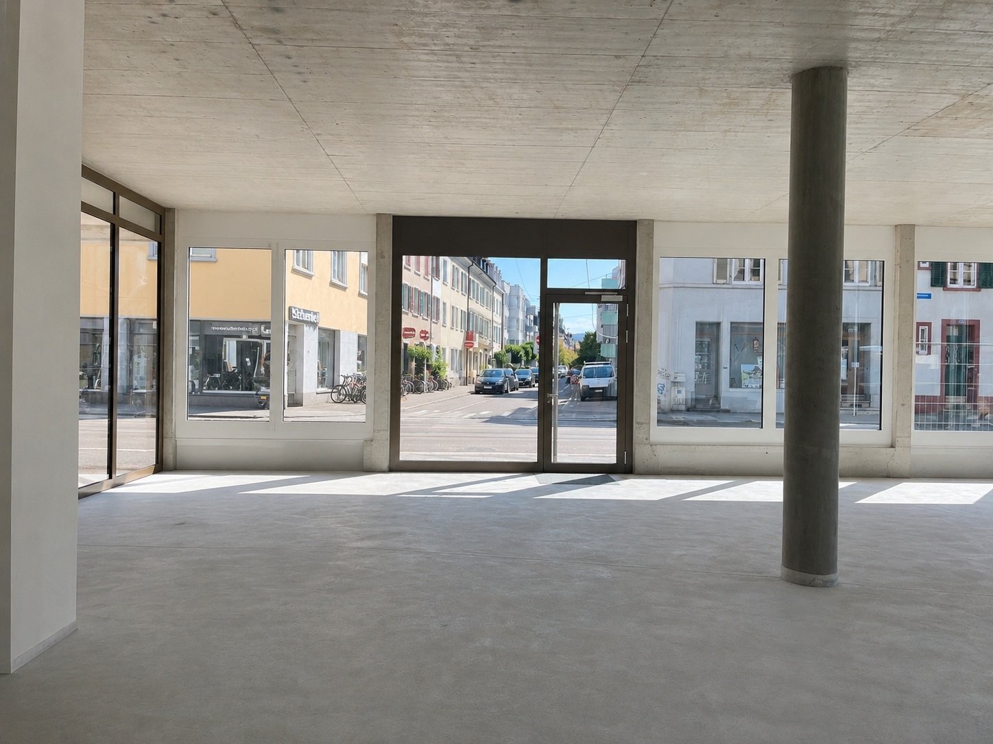 187m² shop, photo 4 of 5