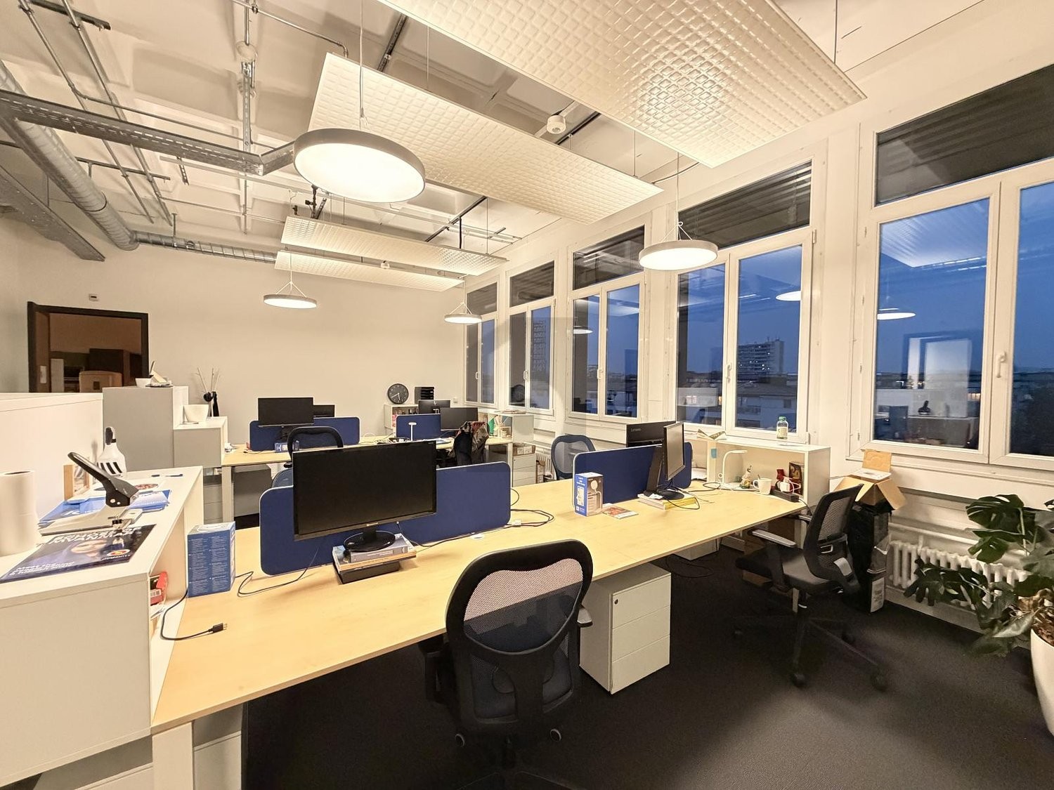 75m² office, photo 1 of 4