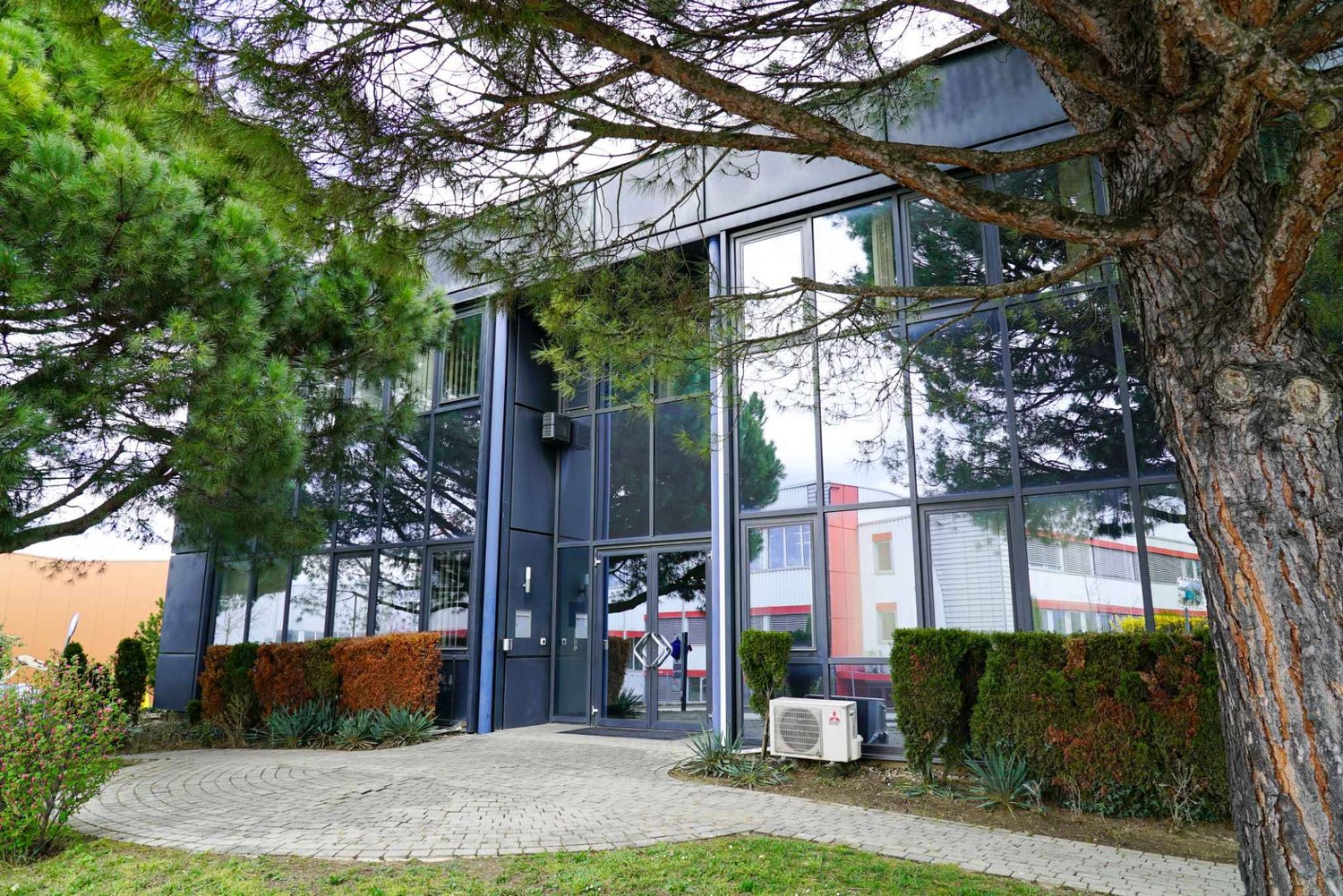 55m² office