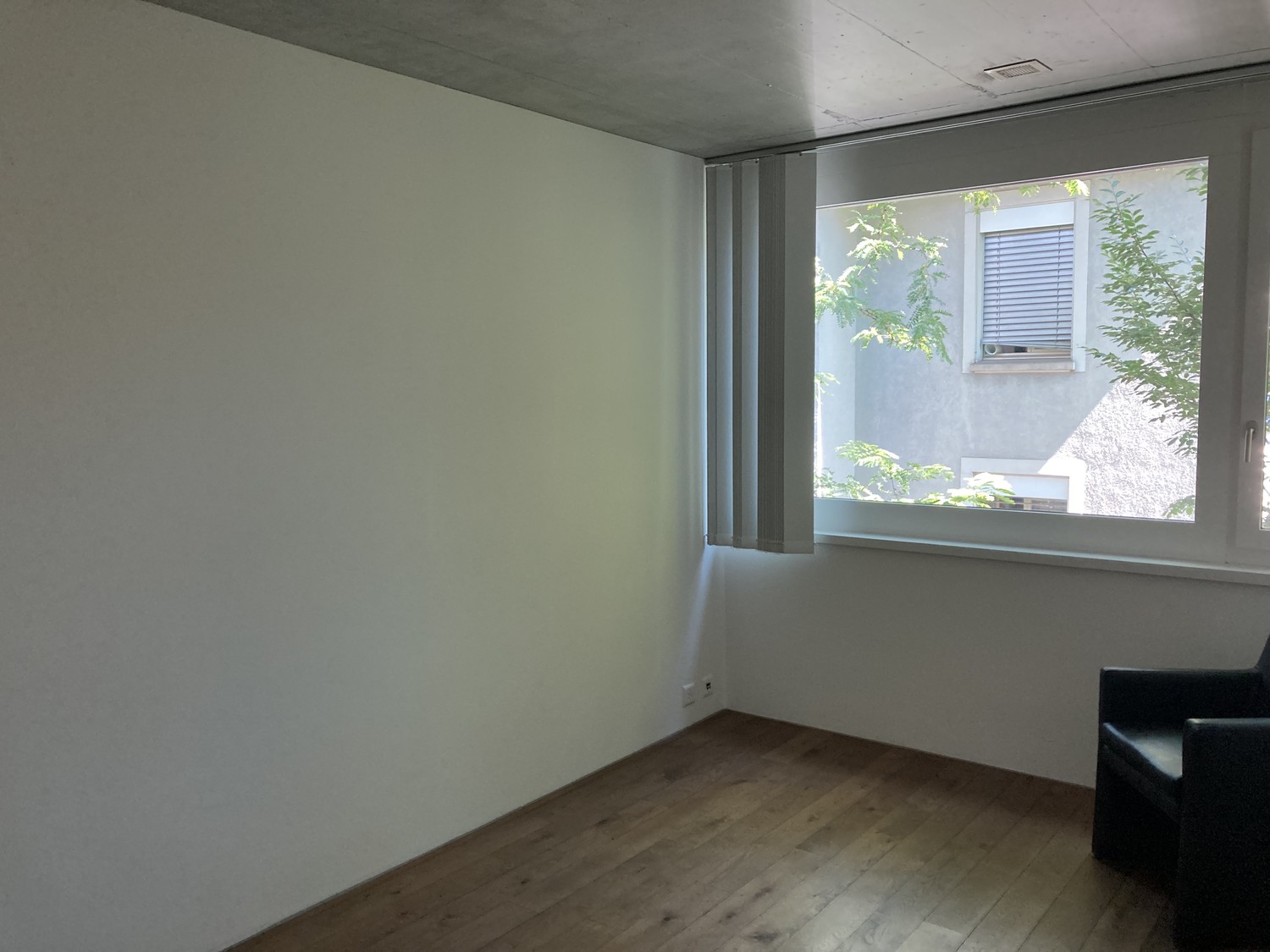 18m² commercial, photo 1 of 9