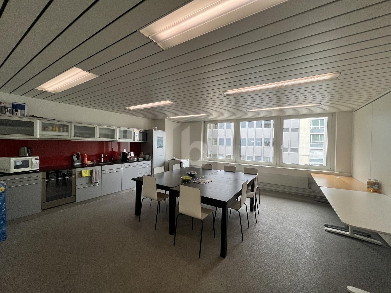 260m² office, photo 3 of 4