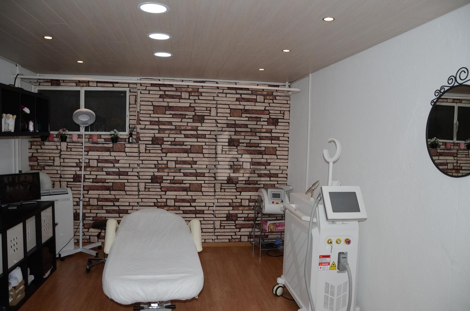 116m² shop, photo 1 of 3