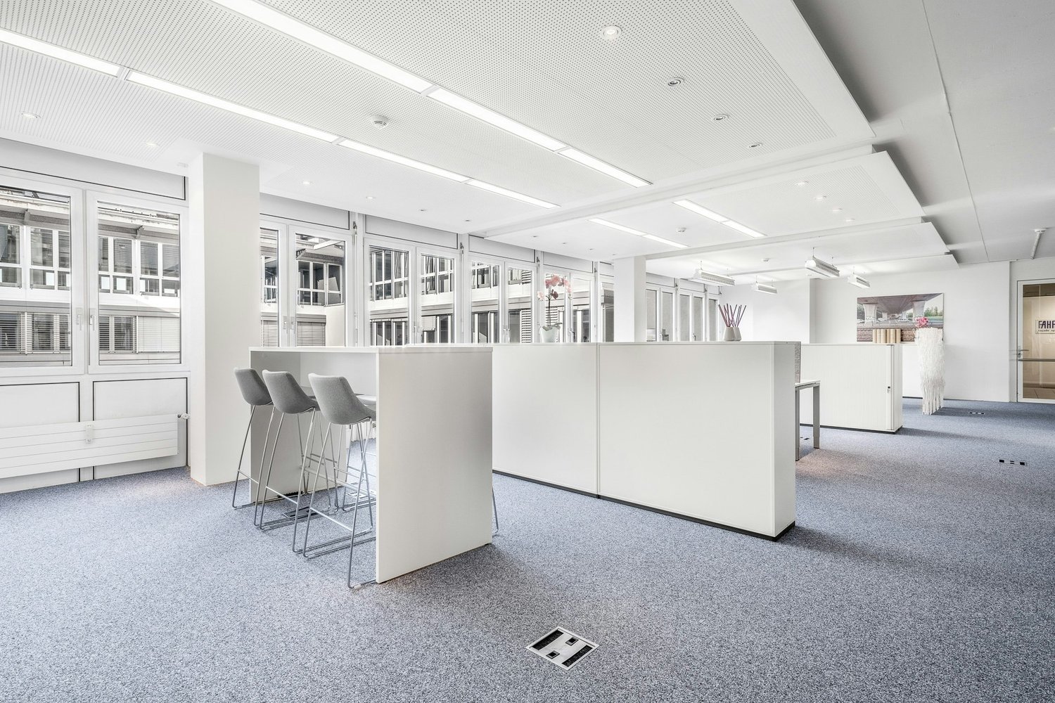 320m² office, photo 2 of 9