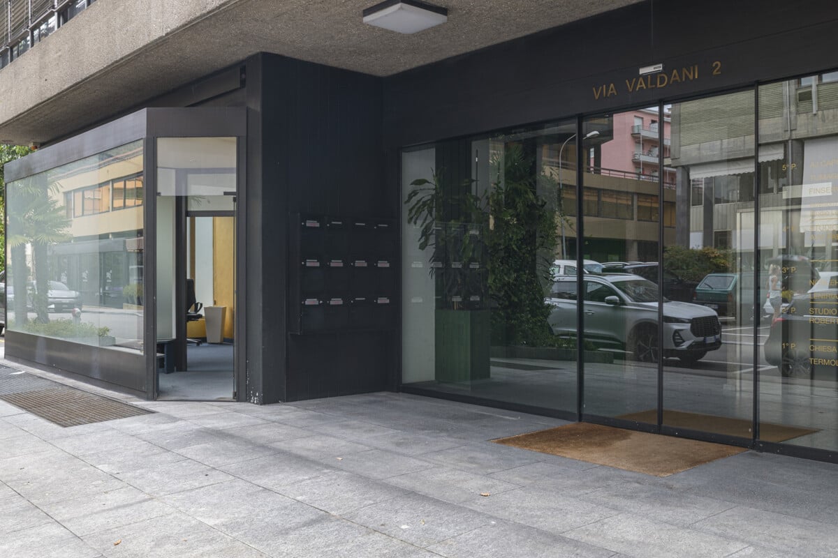 Shop, photo 2 of 2