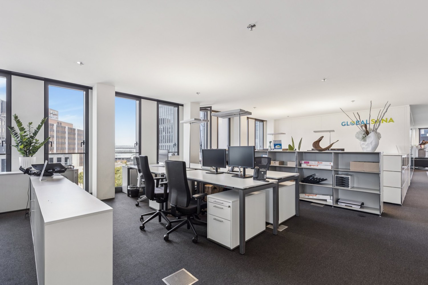 649m² office, photo 8 of 10