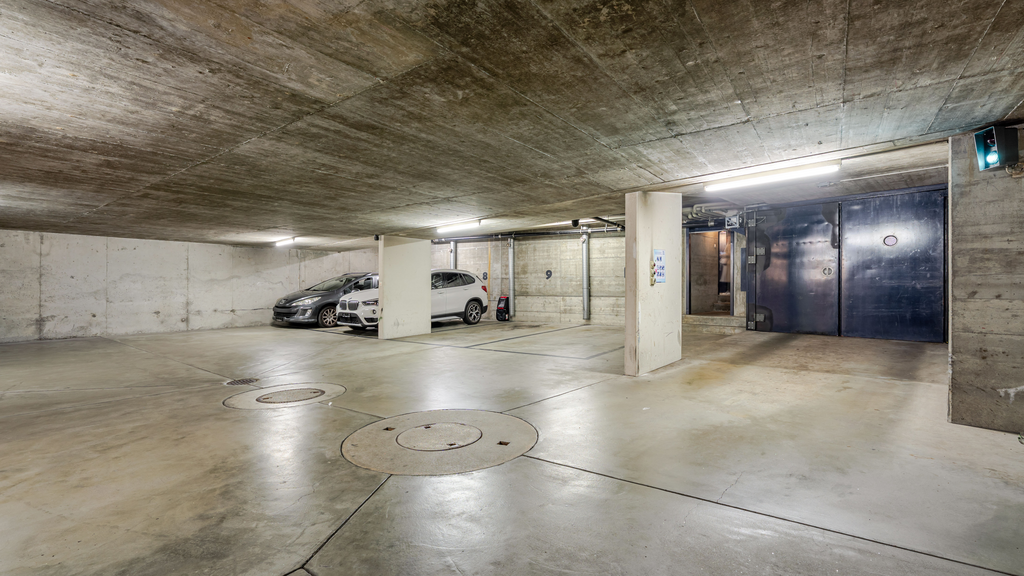 Open slot, photo 2 of 3