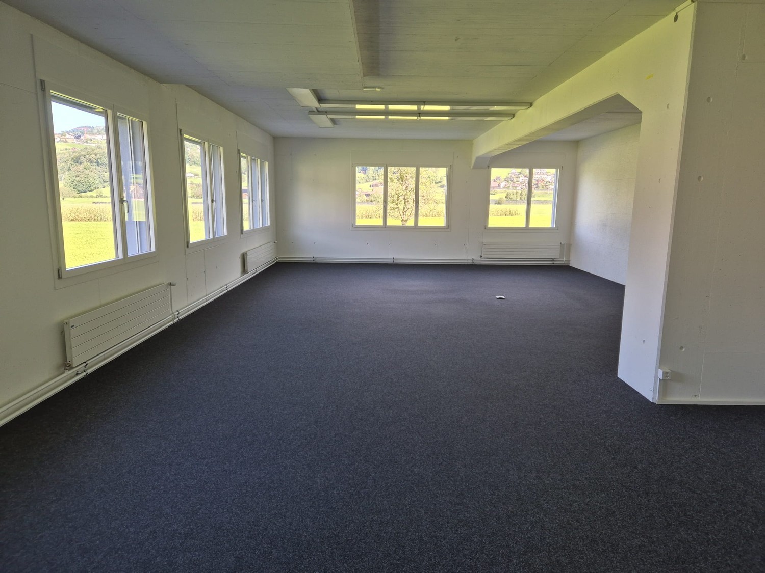 50-150m² commercial