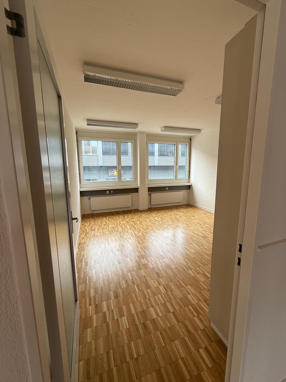 172m² office