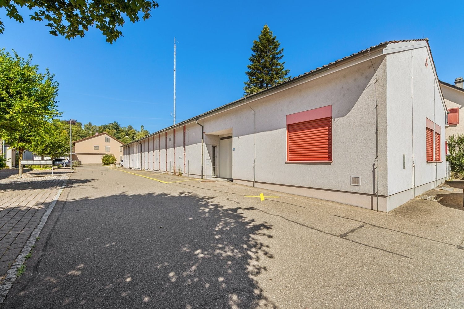266m² office, photo 1 of 9