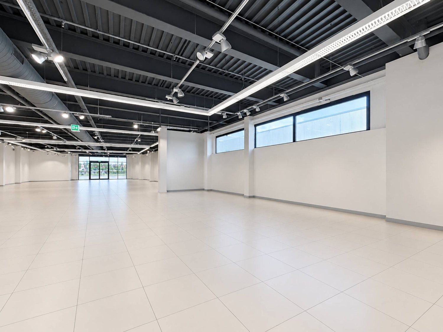 946m² arcade, photo 4 of 5