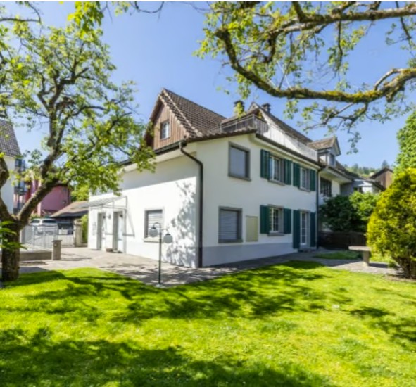 7.5-Zimmer-Haus in Oberrieden, ideal zum Wohnen und Arbeiten, sofort verfügbar