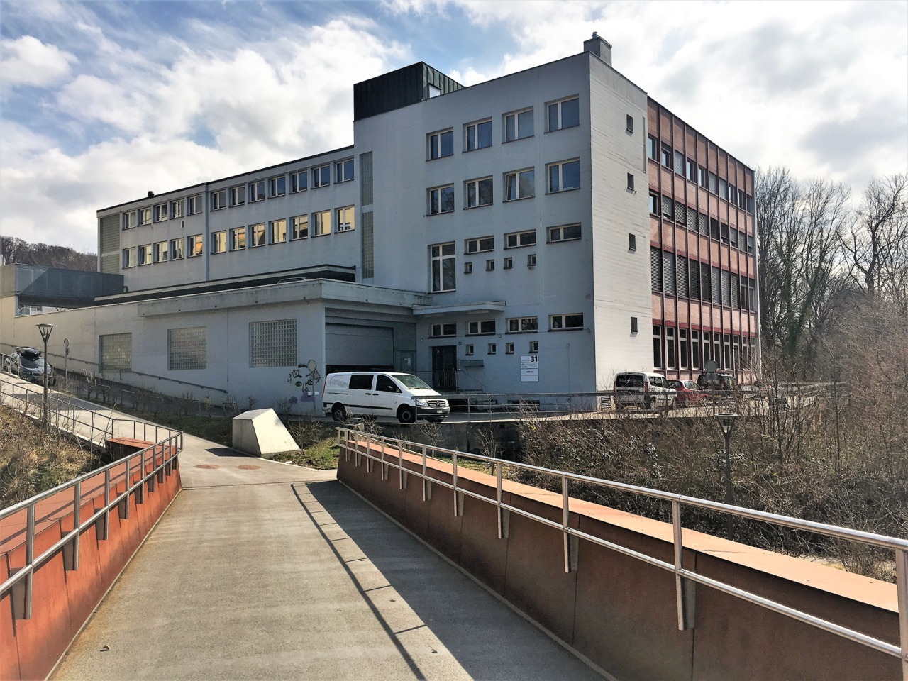 24m² office