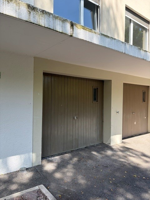 Underground slot, photo 2 of 3