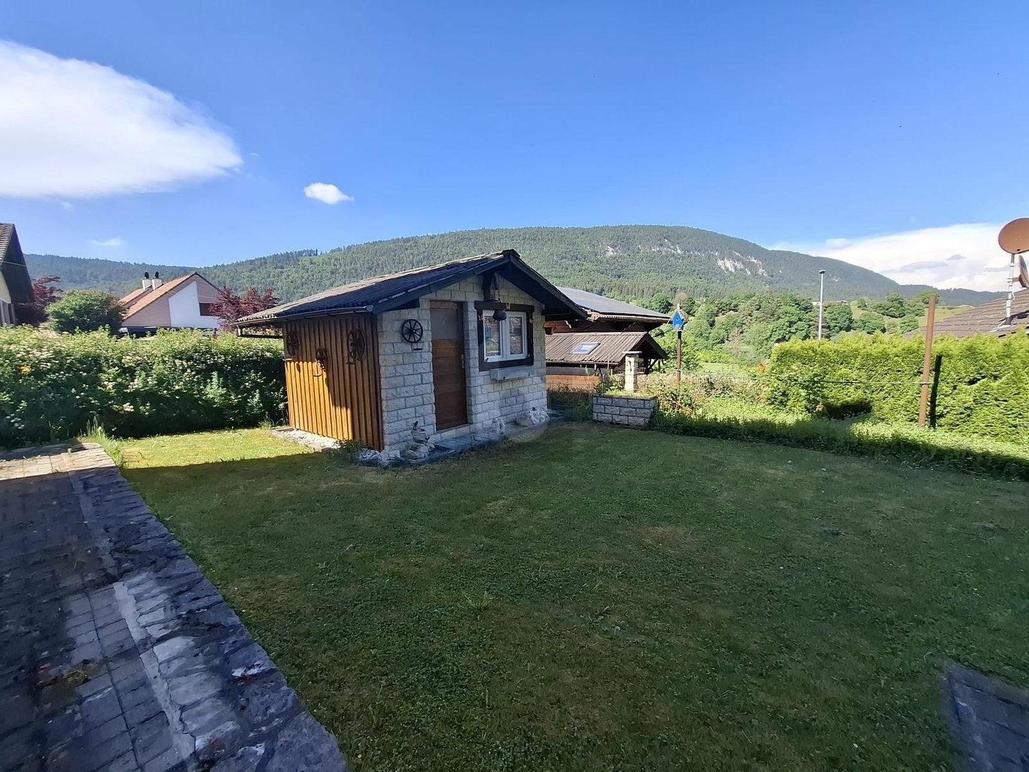 10 rooms single house