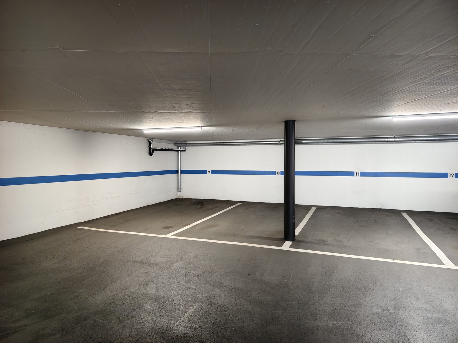 128m² office