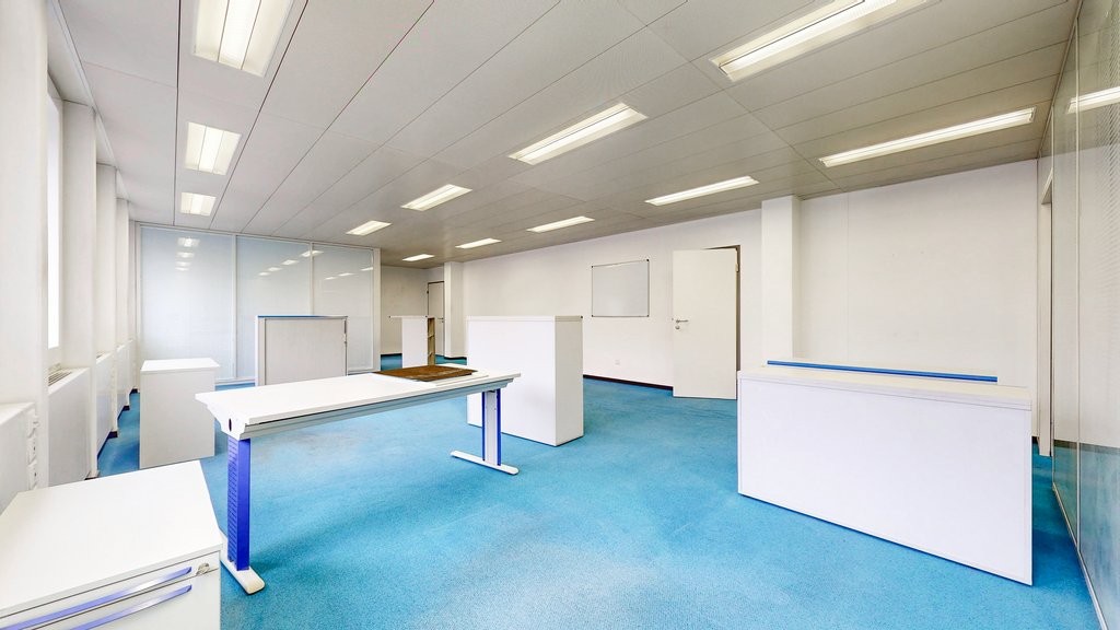 102m² office