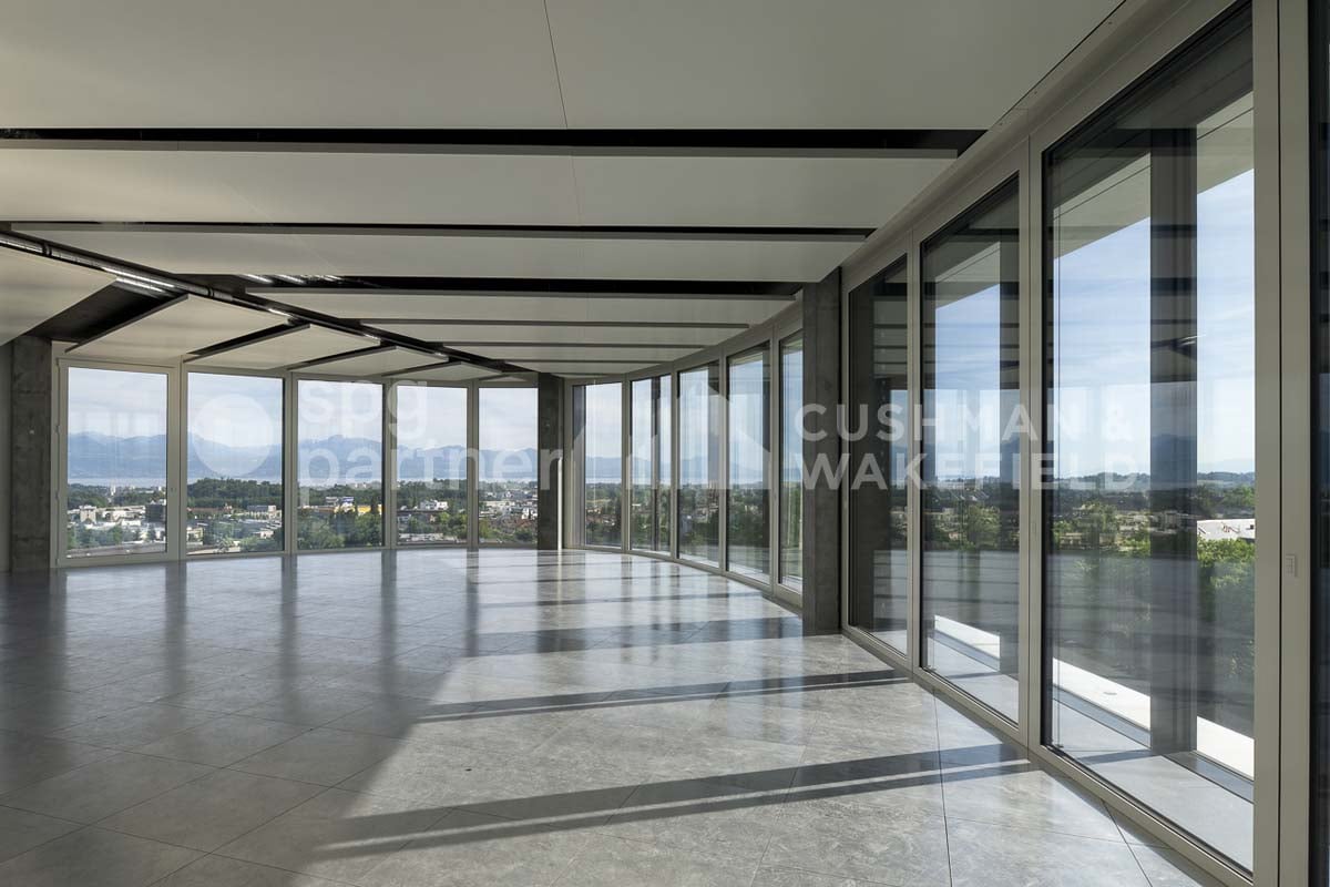 1326m² office, photo 7 of 10