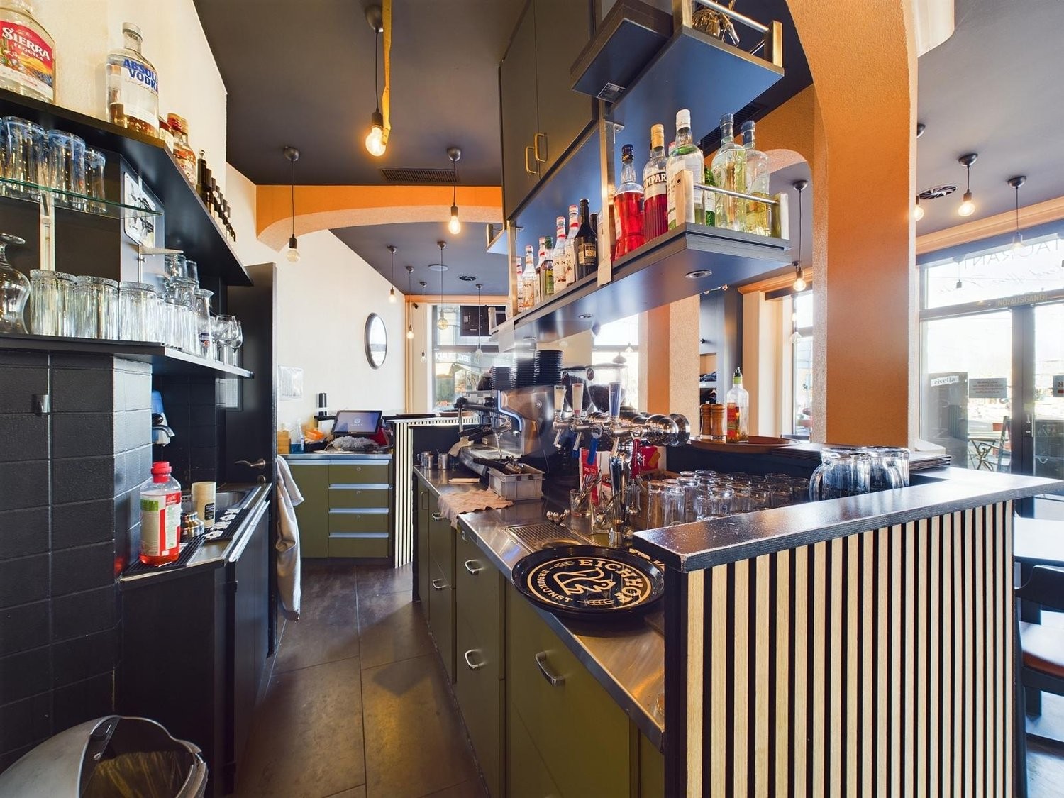 Restaurant, photo 1 of 4