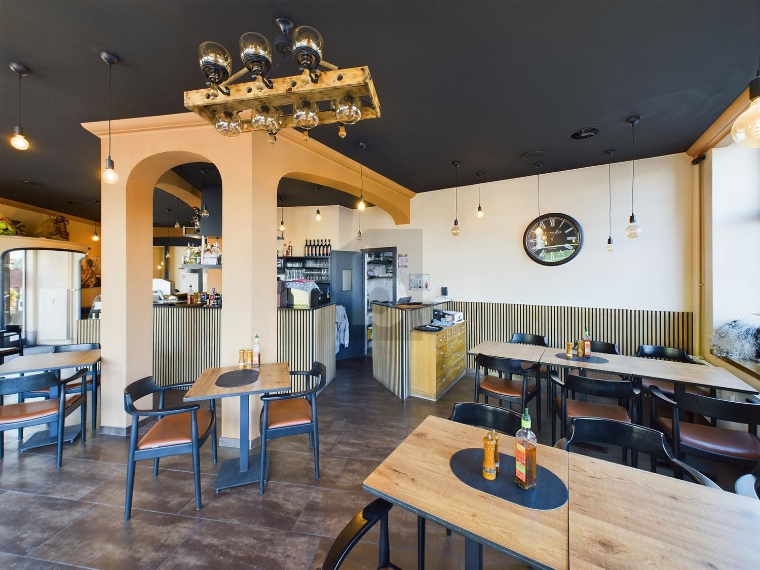 Restaurant, photo 2 of 4