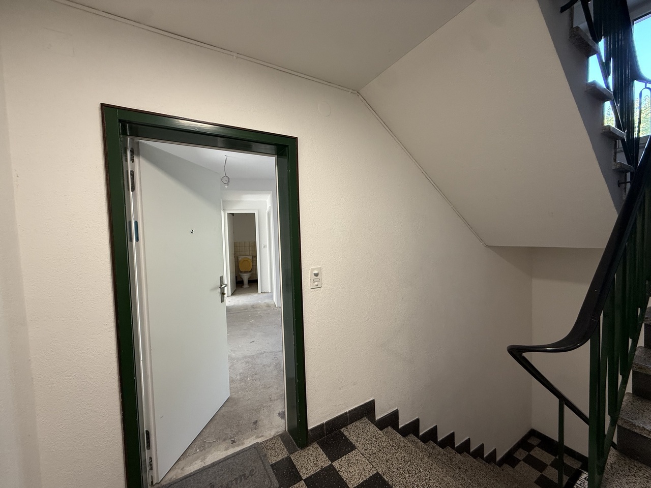 60m² office