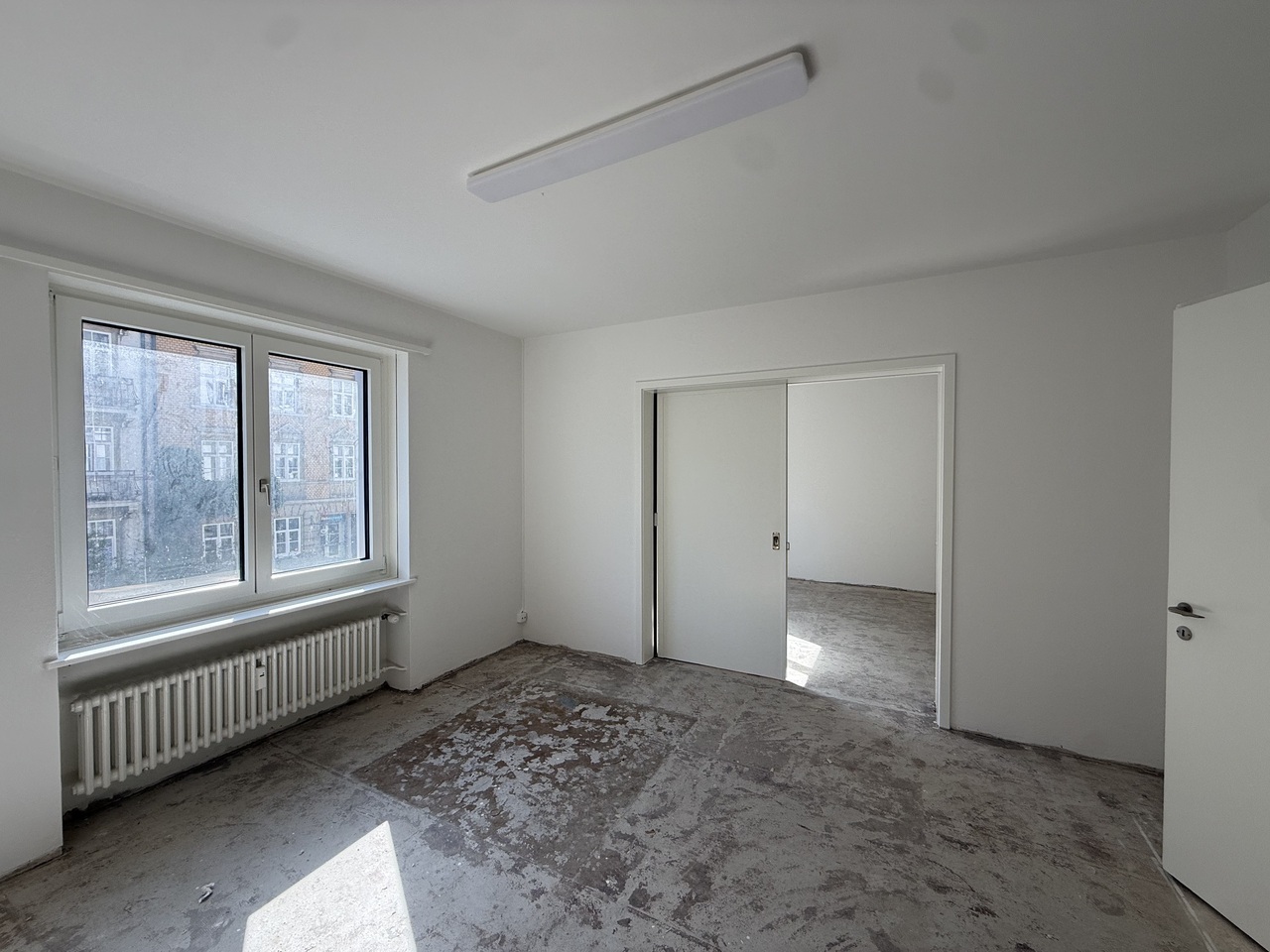 60m² office
