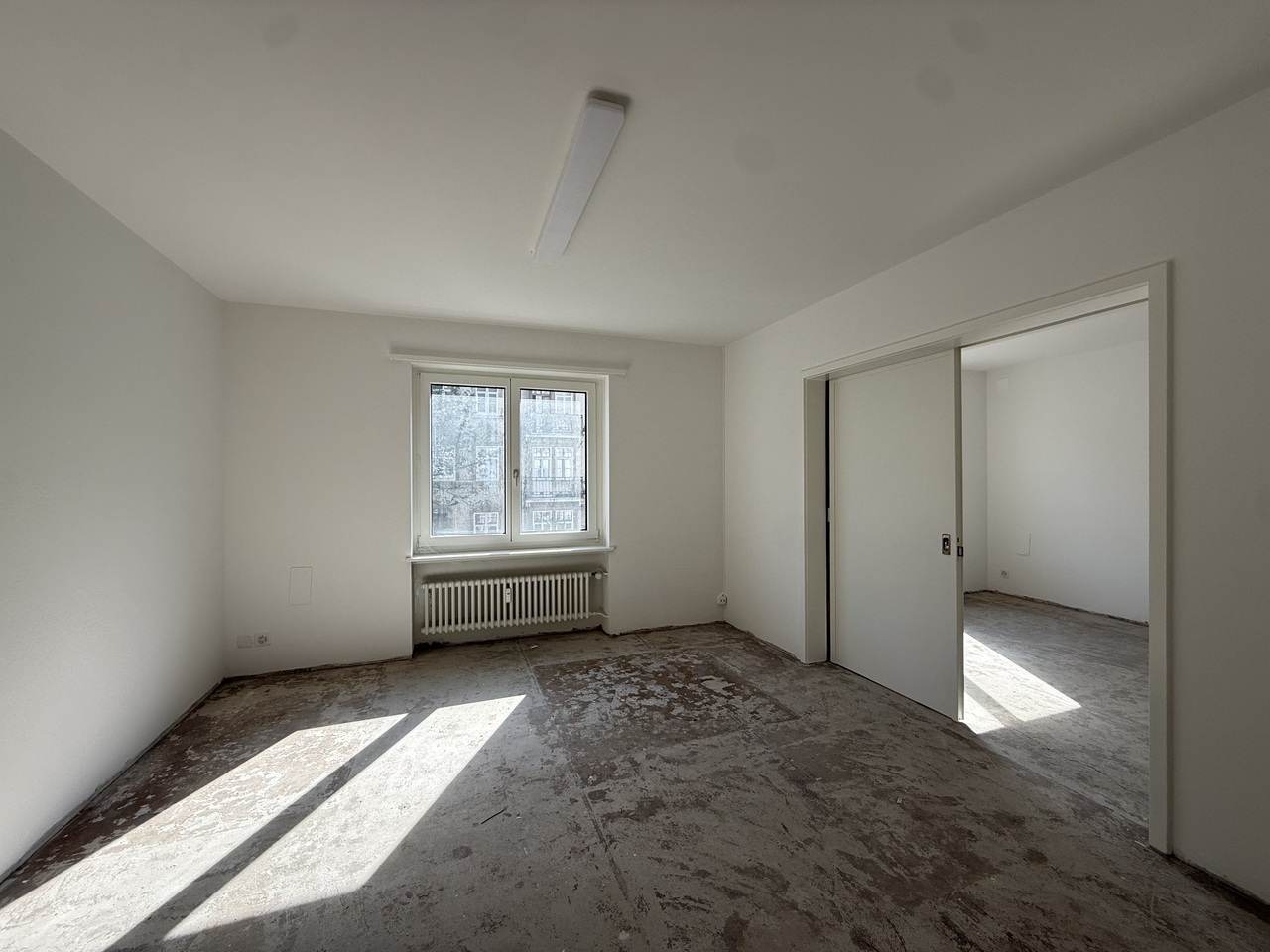 60m² office
