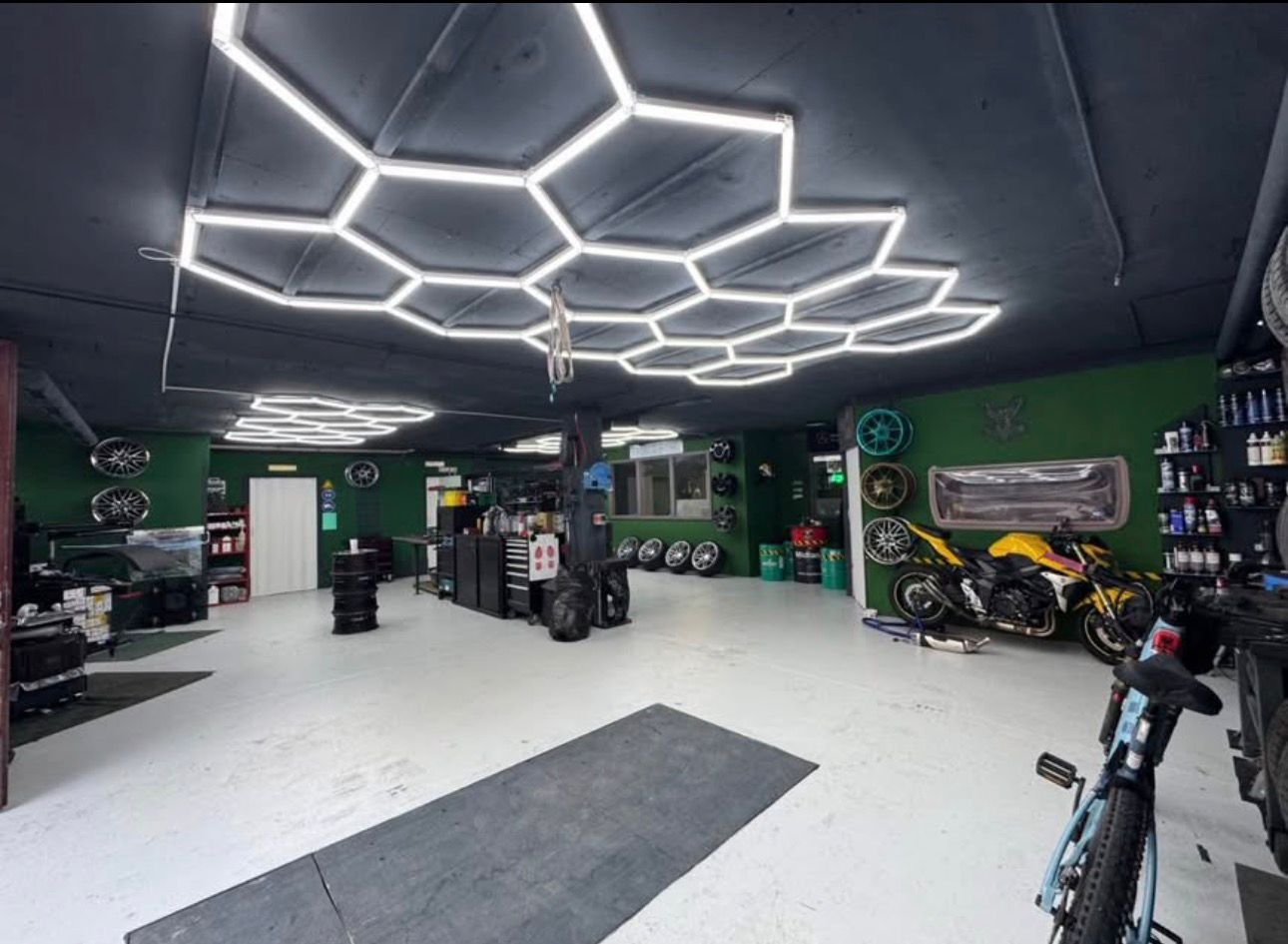 120m² workshop