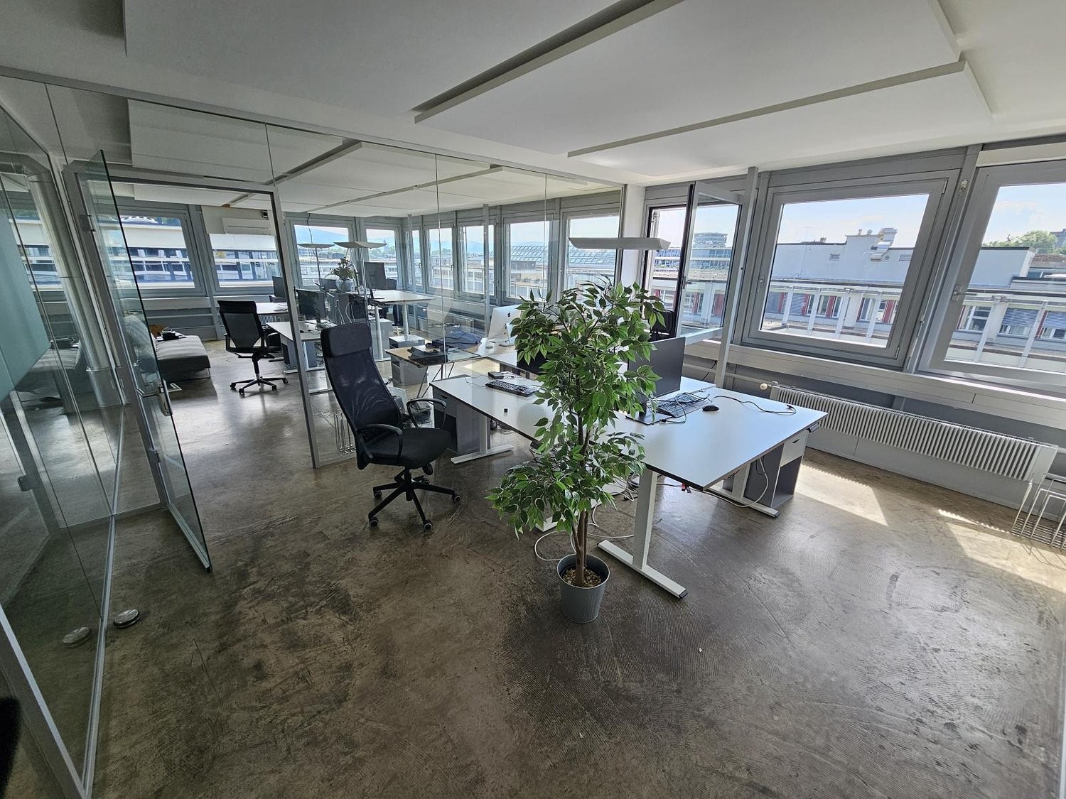 322m² office, photo 4 of 4