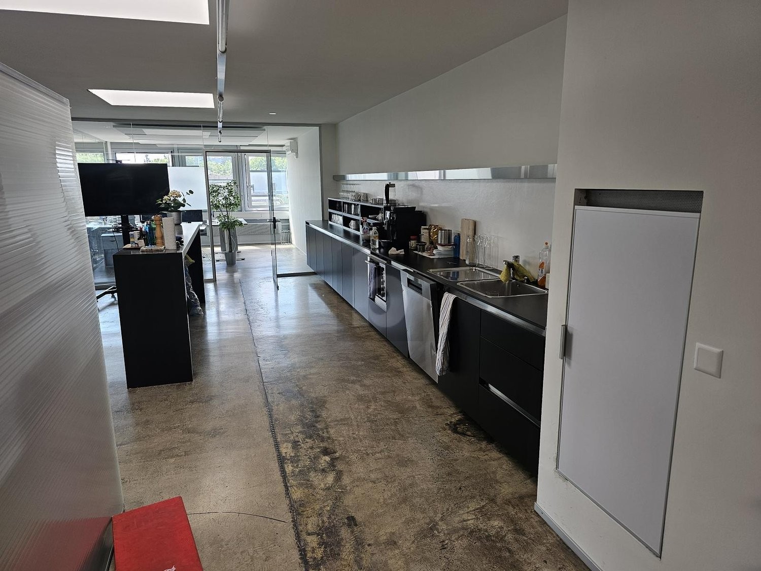 322m² office, photo 2 of 4
