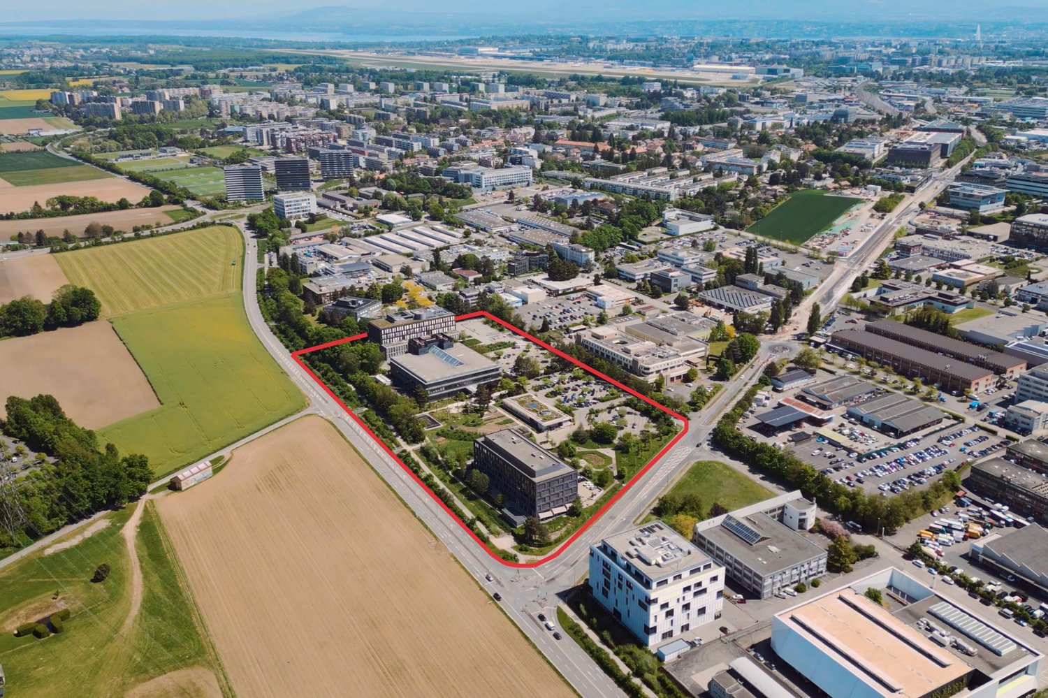 750m² office, photo 1 of 10