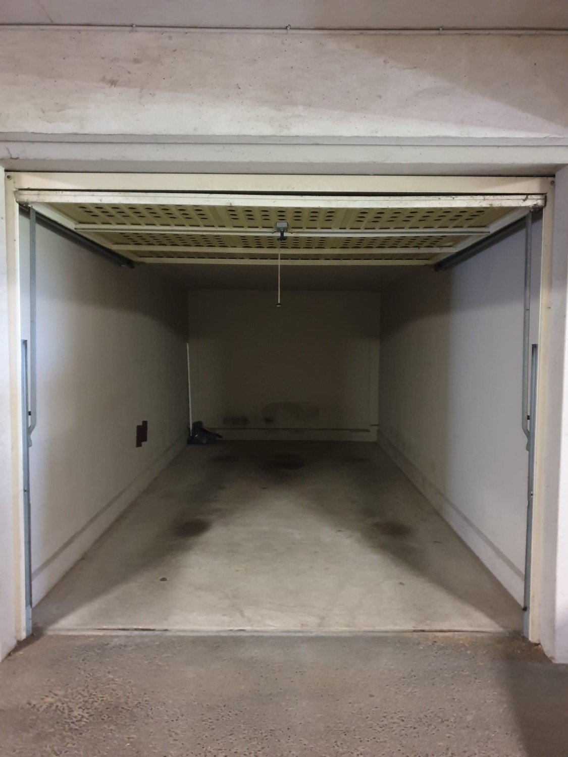 Underground slot, photo 2 of 3