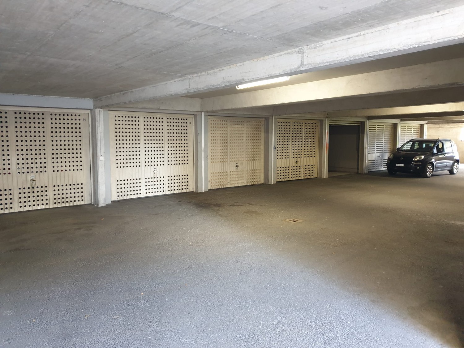 Underground slot, photo 1 of 3