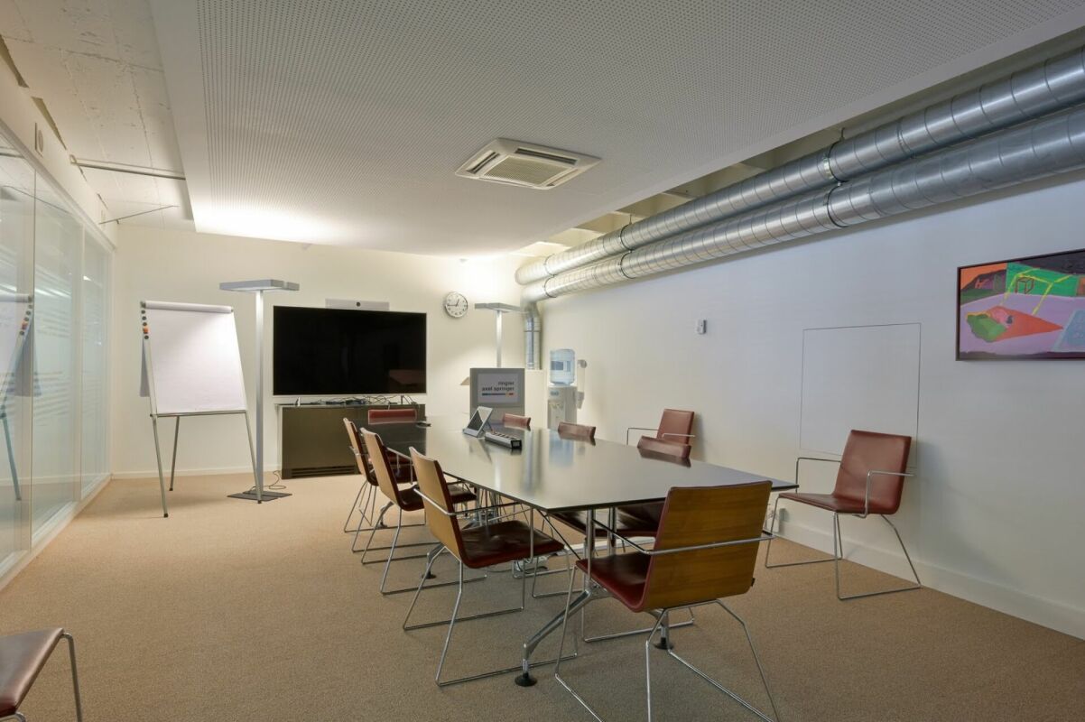 550m² office, photo 10 of 10