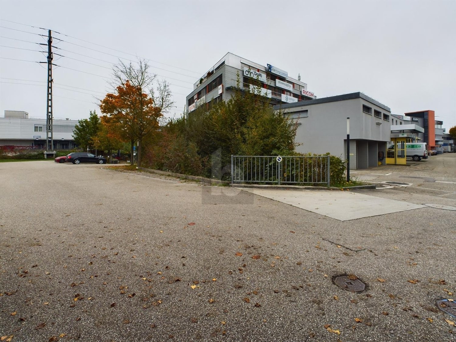 330m² office, photo 1 of 4