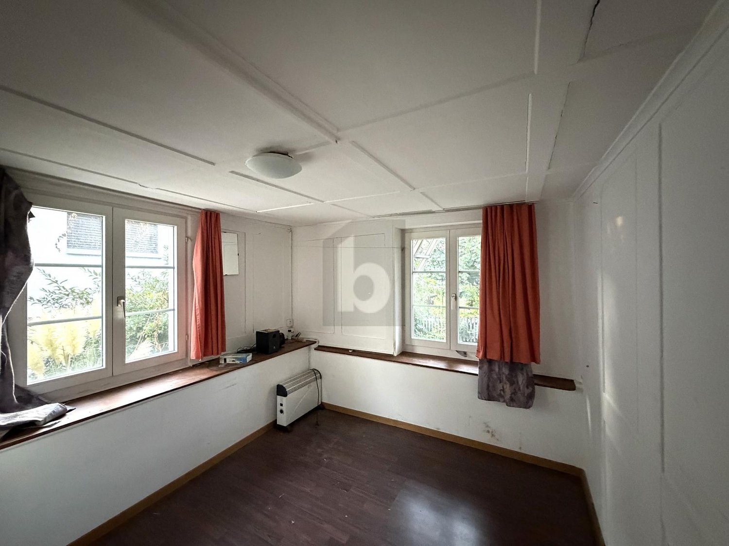 10 rooms multi family house, photo 3 of 3